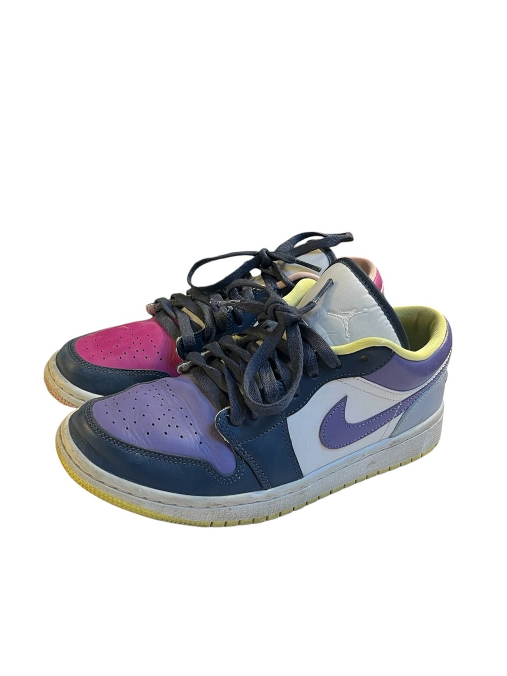 Nike Jordan lows magenta released 2021 size 9